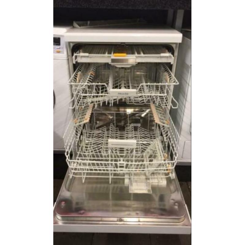 Miele G6620 Sc met bestekschuiflade 44DB A+++