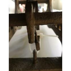 Zware antieke balansweegschaal. Weegvermogen 15kg