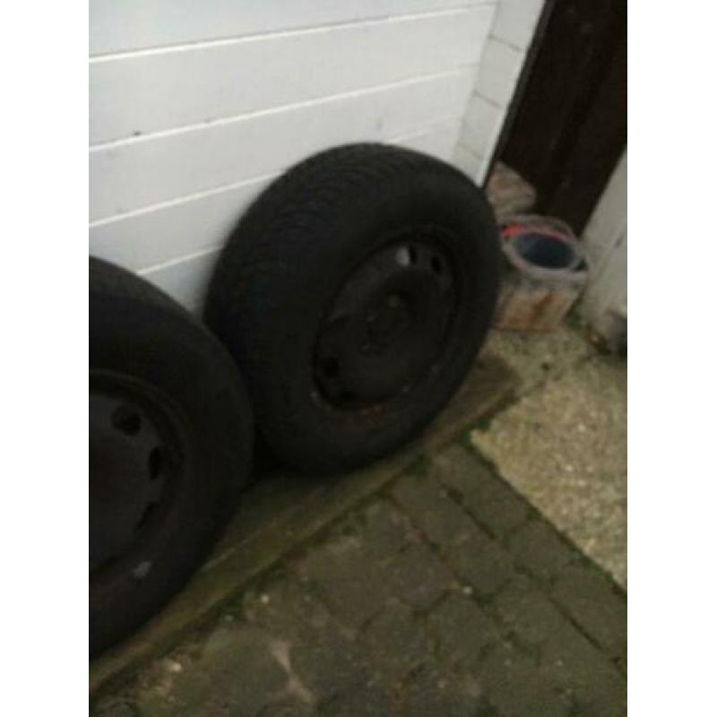 4banden met stalen velg steek 5x100 vw golf polo 6r