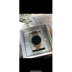 Mickeal kors smart watch