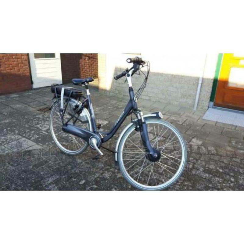 Gazelle elektrische dames fiets in de kleur onyx purple