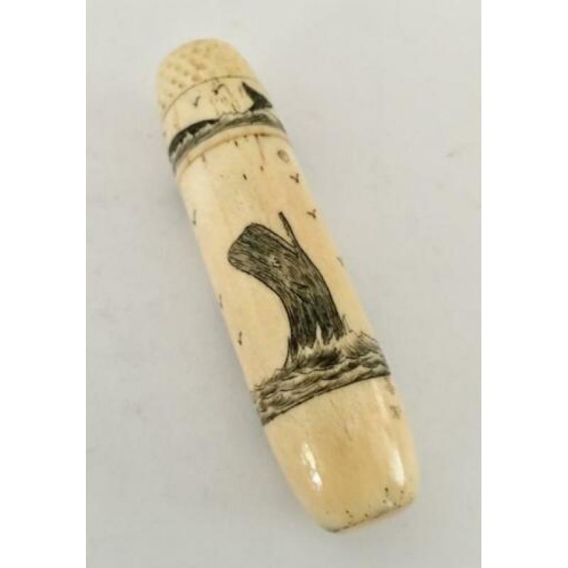 Naaldenkoker met vingerhoed - scrimshaw
