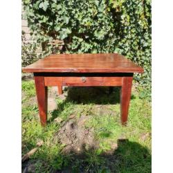 Teakhouten salontafel (koloniale stijl) met lade