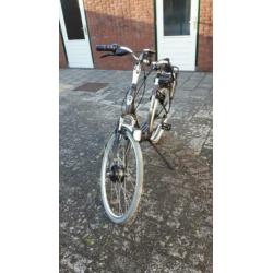 Gazelle elektrische dames fiets in de kleur onyx purple