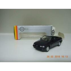 Opel Astra cabriolet. Model van het merk gama. Model nieuw.