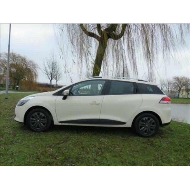 Renault Clio Estate 1.5 dCi 2015 122000km NAVI PRIVACY R-LIN