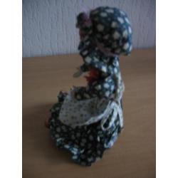 Mooie porcelain doll pop