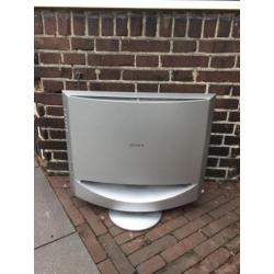KleurenTV Sony 57cm . Opvallend design . Bieden vanaf €35