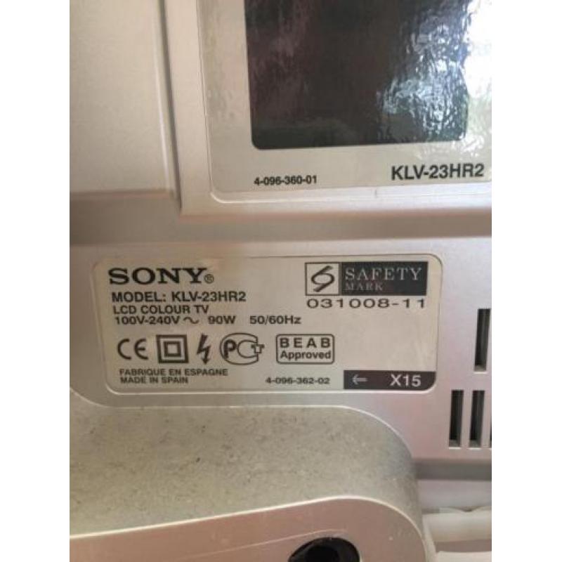 KleurenTV Sony 57cm . Opvallend design . Bieden vanaf €35