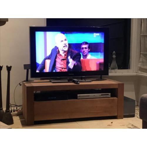 Samsung tv 104x64 cm