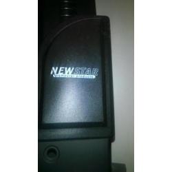 NewStar bureausteun voor flatscreens