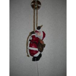 2 hangende Kerstmannetjes,