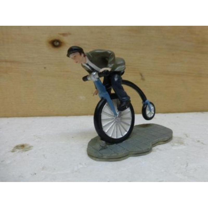 luville Cyclist fietser kerstdorp poppetje figurine kerst
