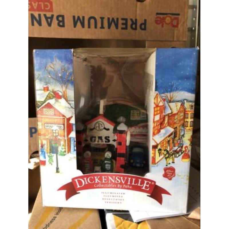 Dickensville kerst benzinepomp en danssalon