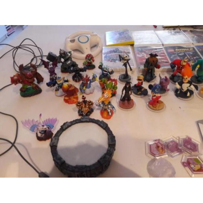 Wii spelcomputer + 2 controllers en diverse spellen