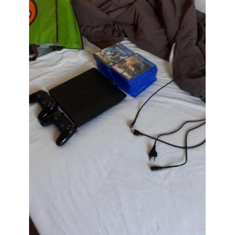 Sony ps4 slim