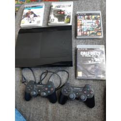 Playstation 3 +2 controllers en 4 spellen