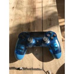 Playstation 4 + controller + 2 games