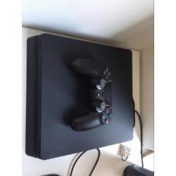PS4 Slim 500GB - Plus GTA V (disk) en Thats you (digitaal)!