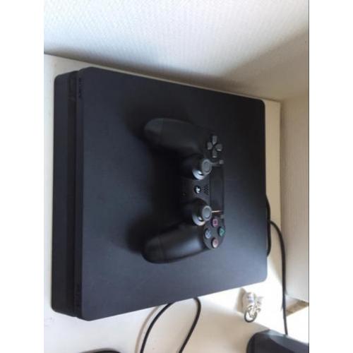 PS4 Slim 500GB - Plus GTA V (disk) en Thats you (digitaal)!
