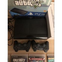 Ps3 met 4 spellen en 2 controlers