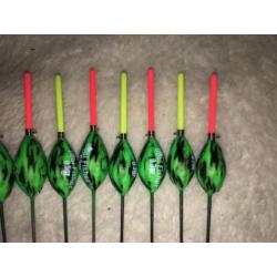 adv 4 / NIEUW serie 8 dobbers = 4 gewichten BOBI FISHER