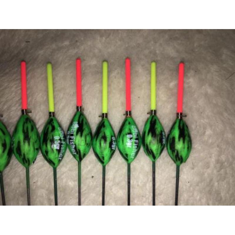 adv 4 / NIEUW serie 8 dobbers = 4 gewichten BOBI FISHER