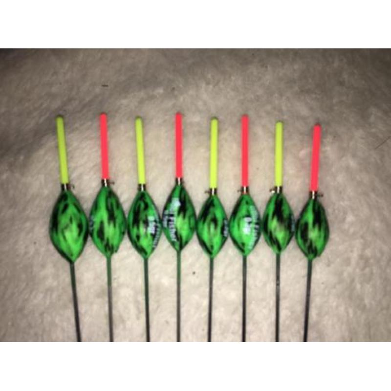 adv 4 / NIEUW serie 8 dobbers = 4 gewichten BOBI FISHER